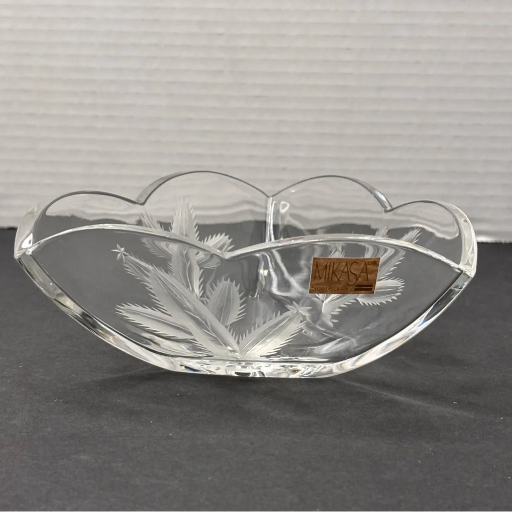 Vtg Mikasa Triangular Crystal Clear Glass Bowl with Etched Cactus Cacti RARE